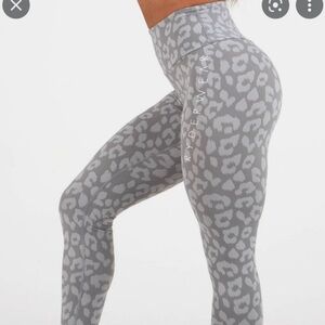 Ryderwear Scrunch Butt Leopard Leggings - Sz M